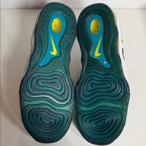 NIKE Air Pippen - US Mens 10 - Picture 11 of 11